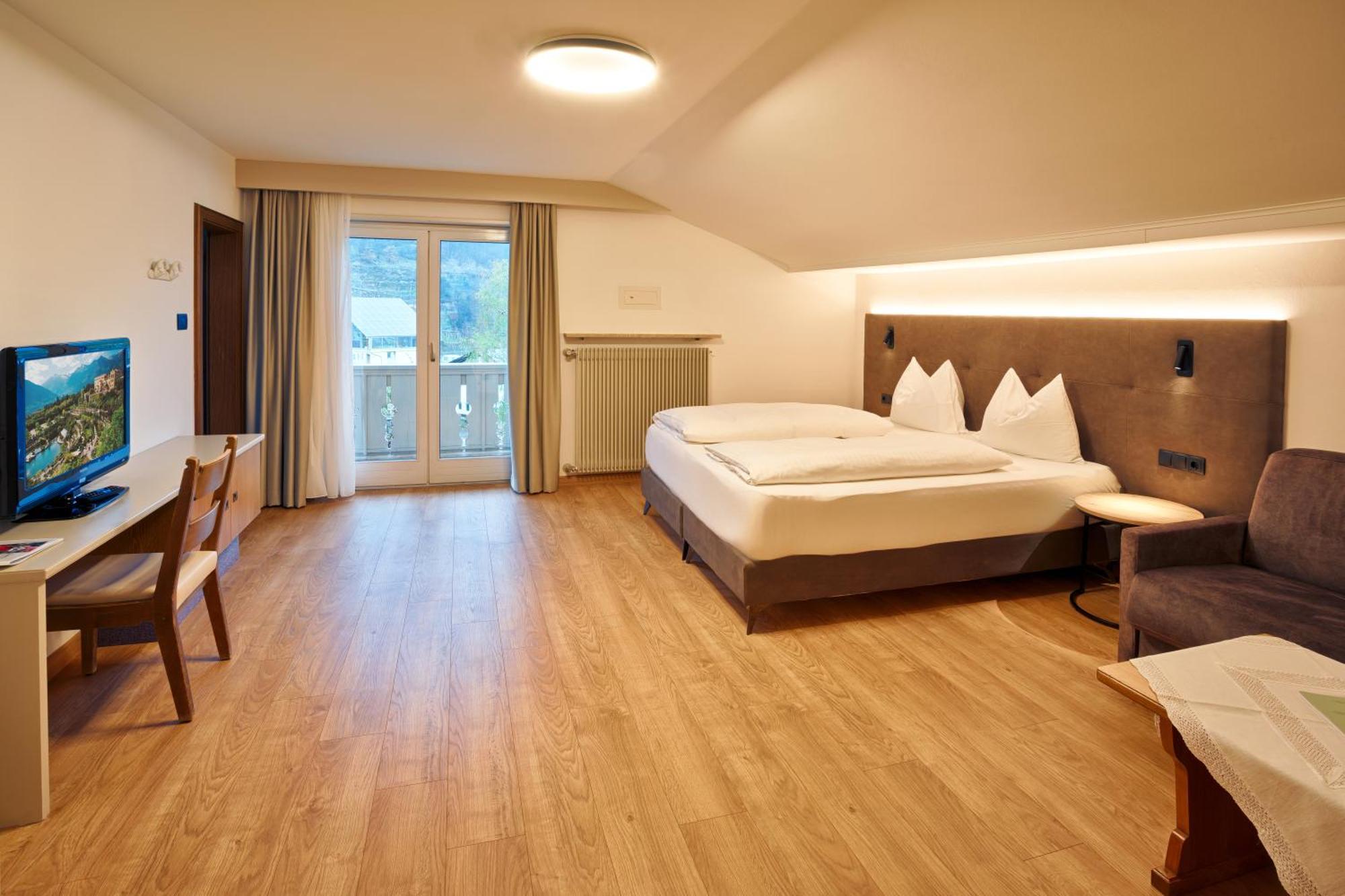 Hotel Lamm Naturns Esterno foto